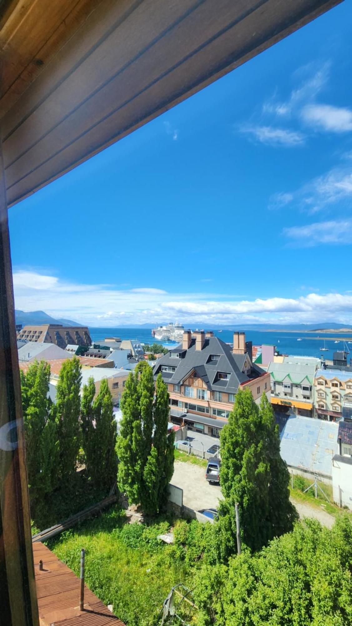 Yaghan Hostel Ushuaia Bagian luar foto