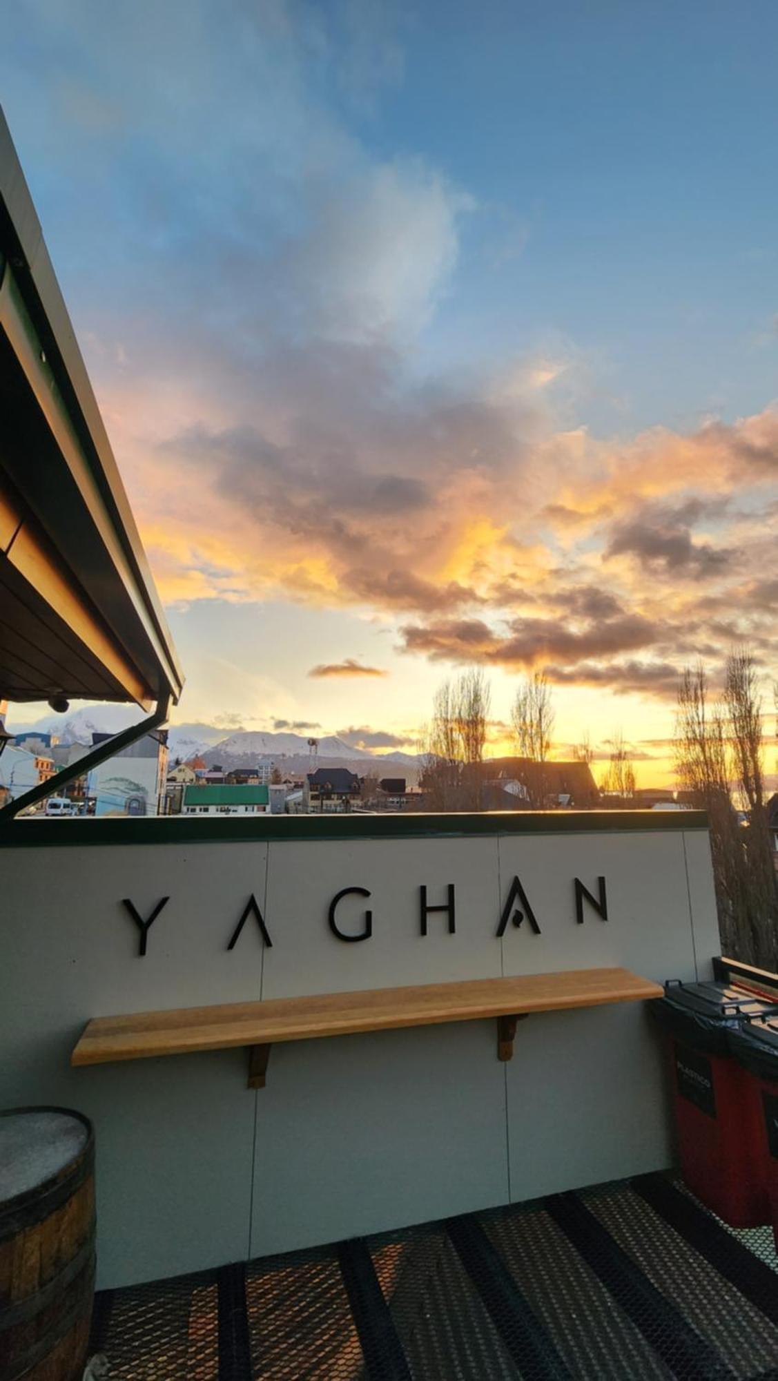 Yaghan Hostel Ushuaia Bagian luar foto